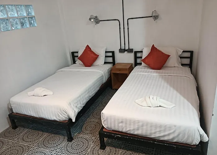White Jail At Koh Tao Hostel