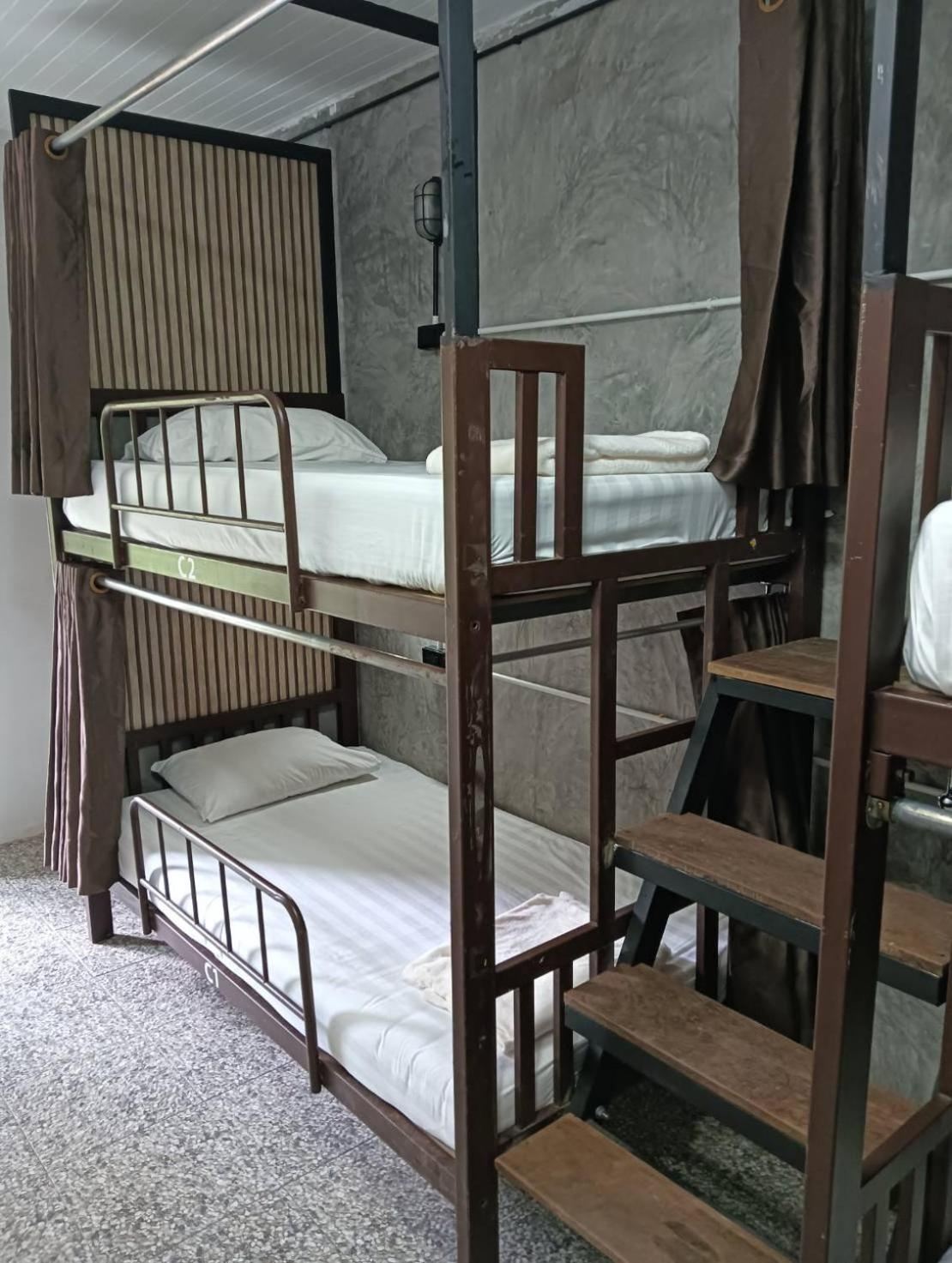 White Jail At Auberge de jeunesse