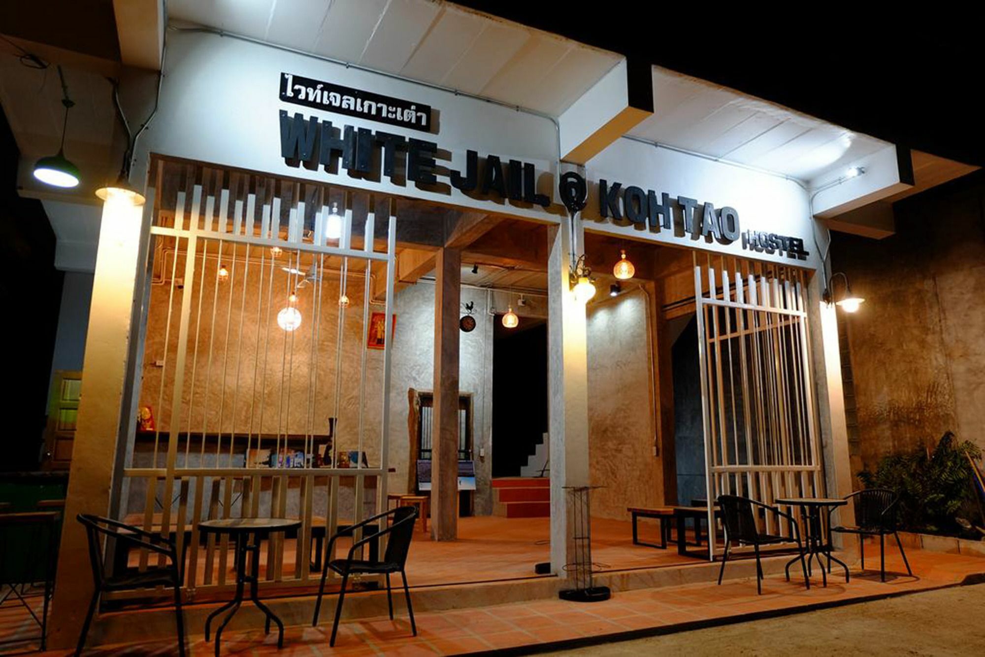 White Jail At Auberge de jeunesse Koh Tao